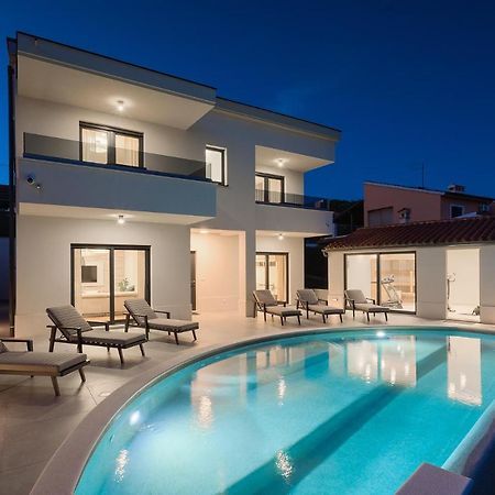 Muntić Villa Cascada מראה חיצוני תמונה