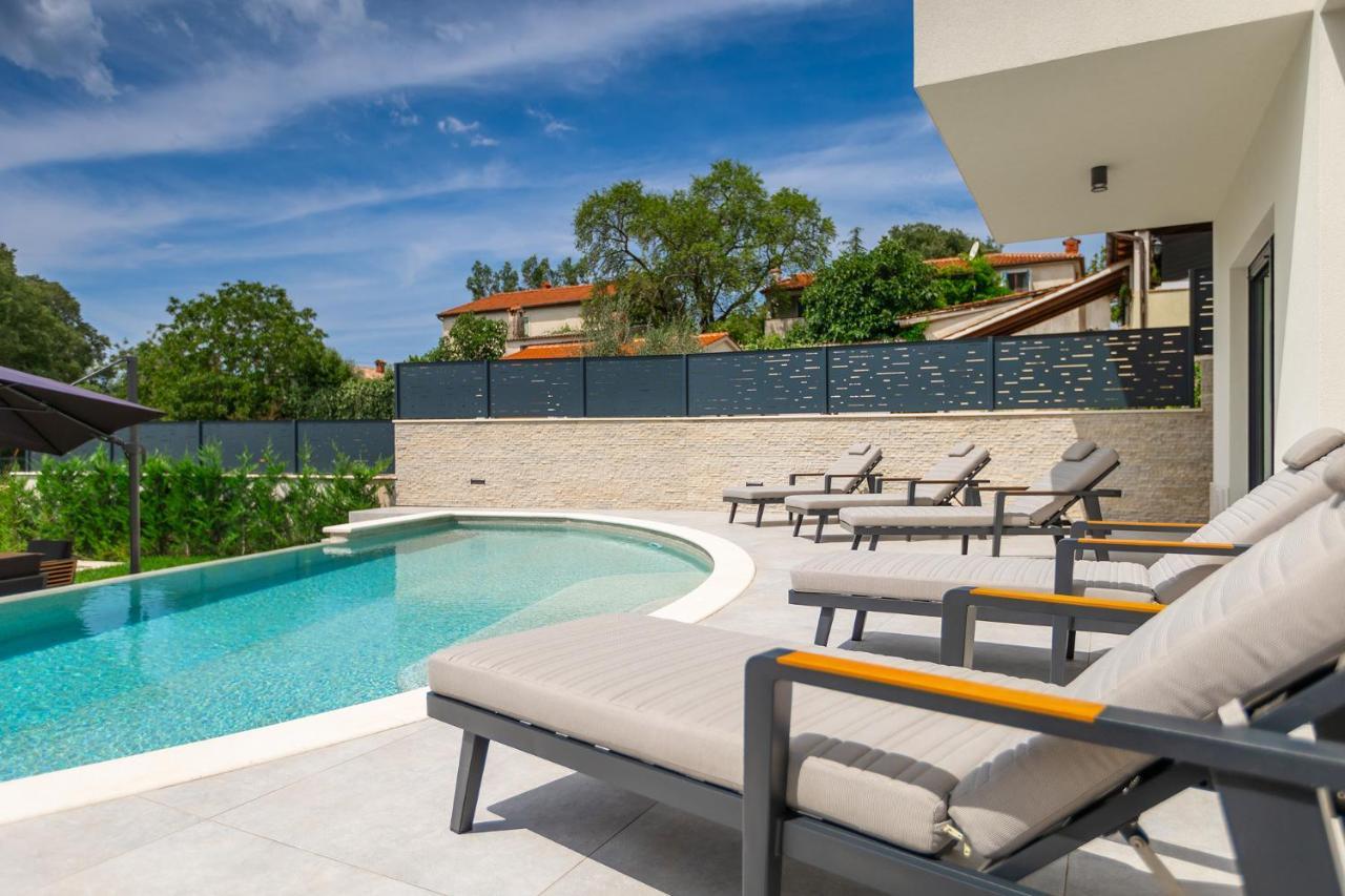 Muntić Villa Cascada מראה חיצוני תמונה