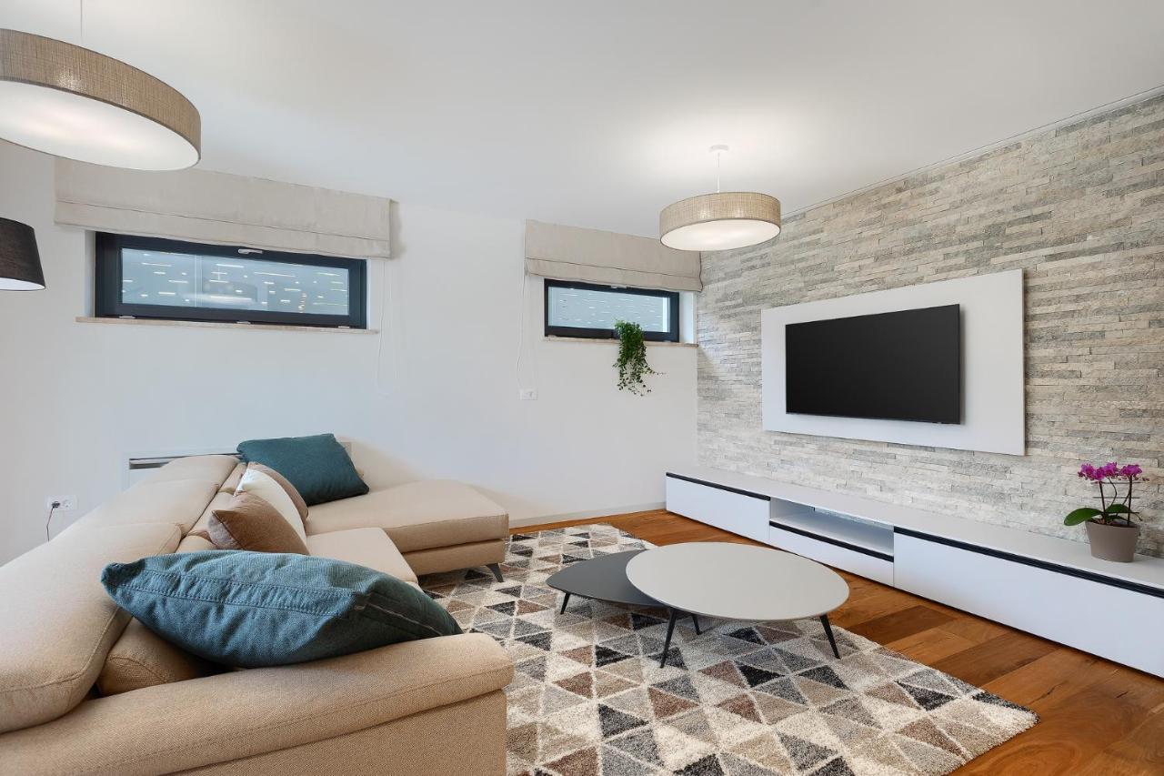 Muntić Villa Cascada מראה חיצוני תמונה