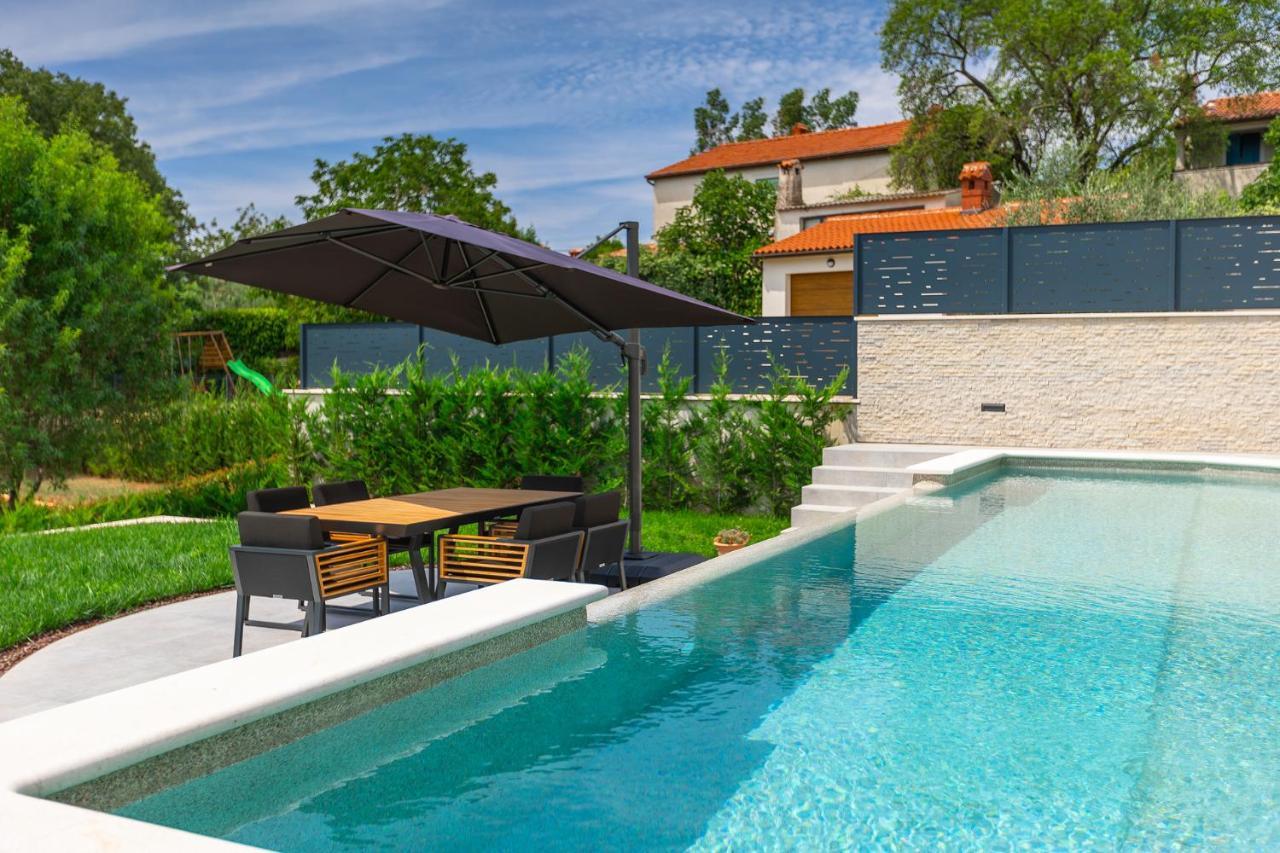 Muntić Villa Cascada מראה חיצוני תמונה