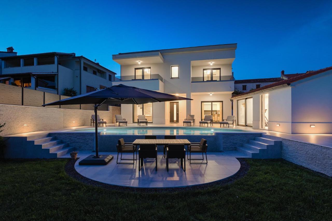 Muntić Villa Cascada מראה חיצוני תמונה